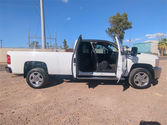 2013 Chevrolet Silverado 2500HD LT photo 2