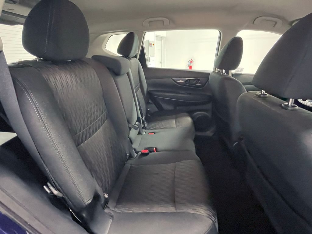 2019 Nissan Rogue S photo 16