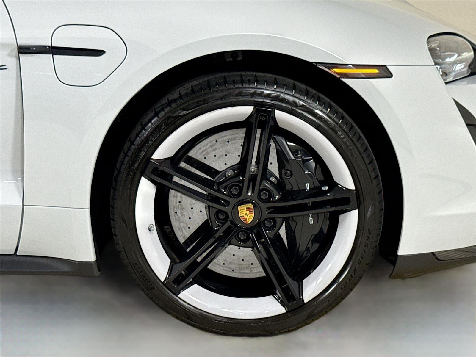 2021 Porsche Taycan Turbo S photo 37