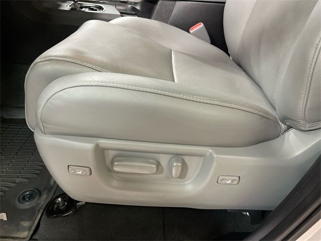 2019 Toyota Sequoia Platinum photo 12