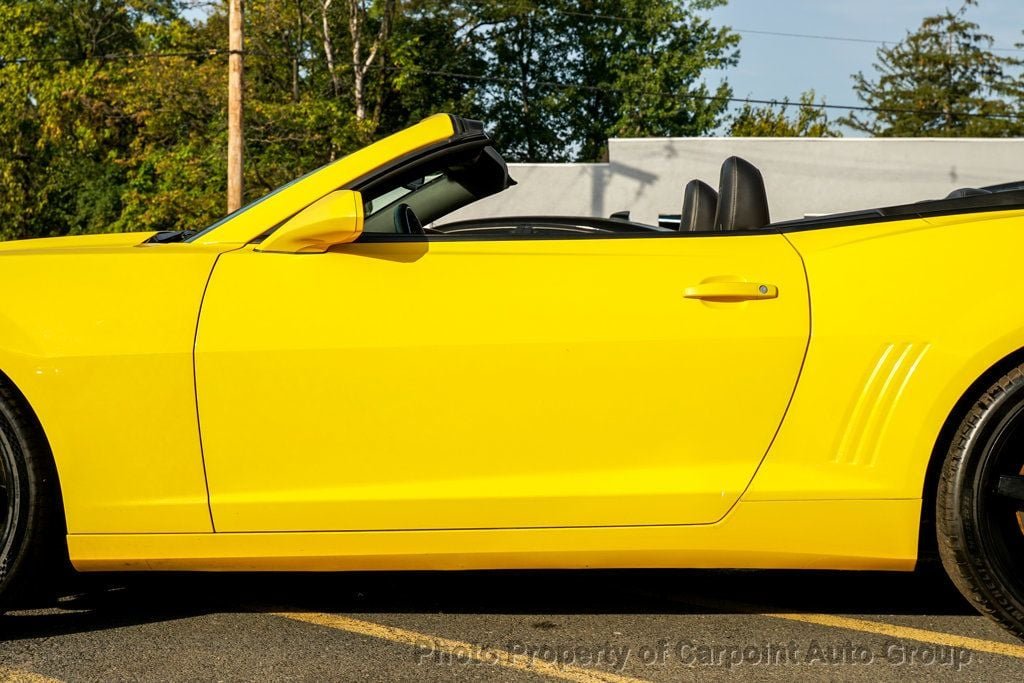 2011 Chevrolet Camaro 2SS photo 3