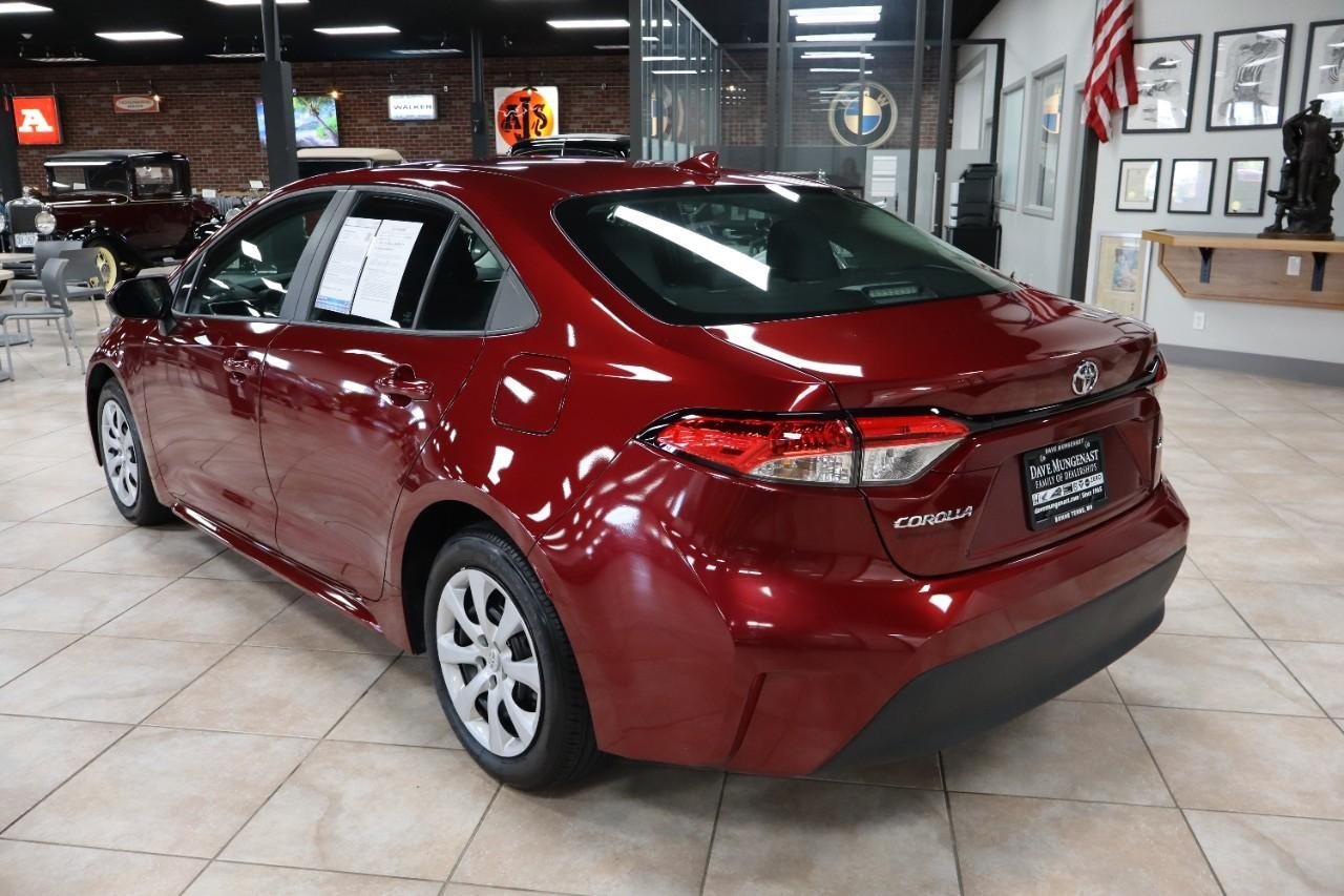 2023 Toyota Corolla LE photo 3
