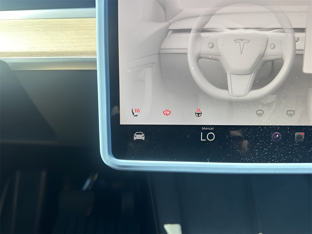 2024 Tesla Model Y Standard Range photo 17
