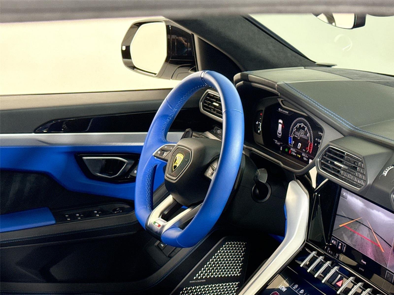 2021 Lamborghini Urus photo 30