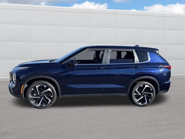 2024 Mitsubishi Outlander SE photo 2