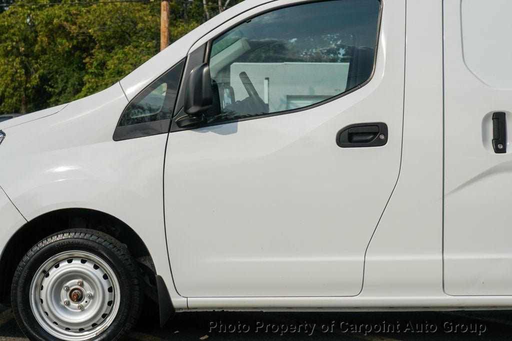 2021 Nissan NV200 S photo 2