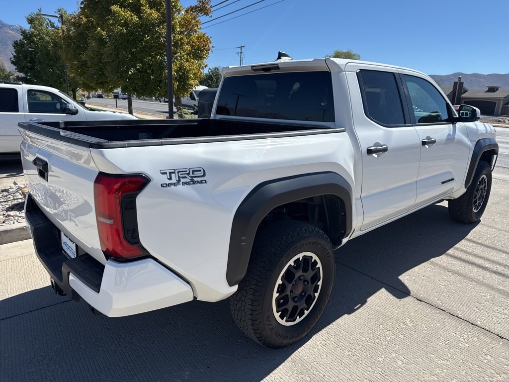 2024 Toyota Tacoma TRD Off-Road photo 2