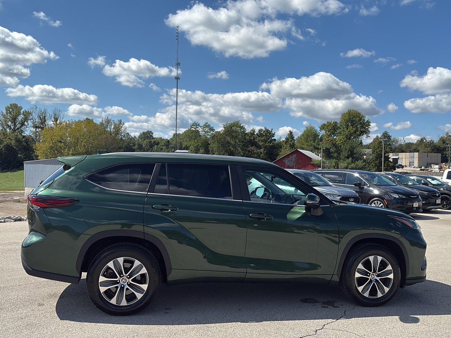 2024 Toyota Highlander XLE photo 4