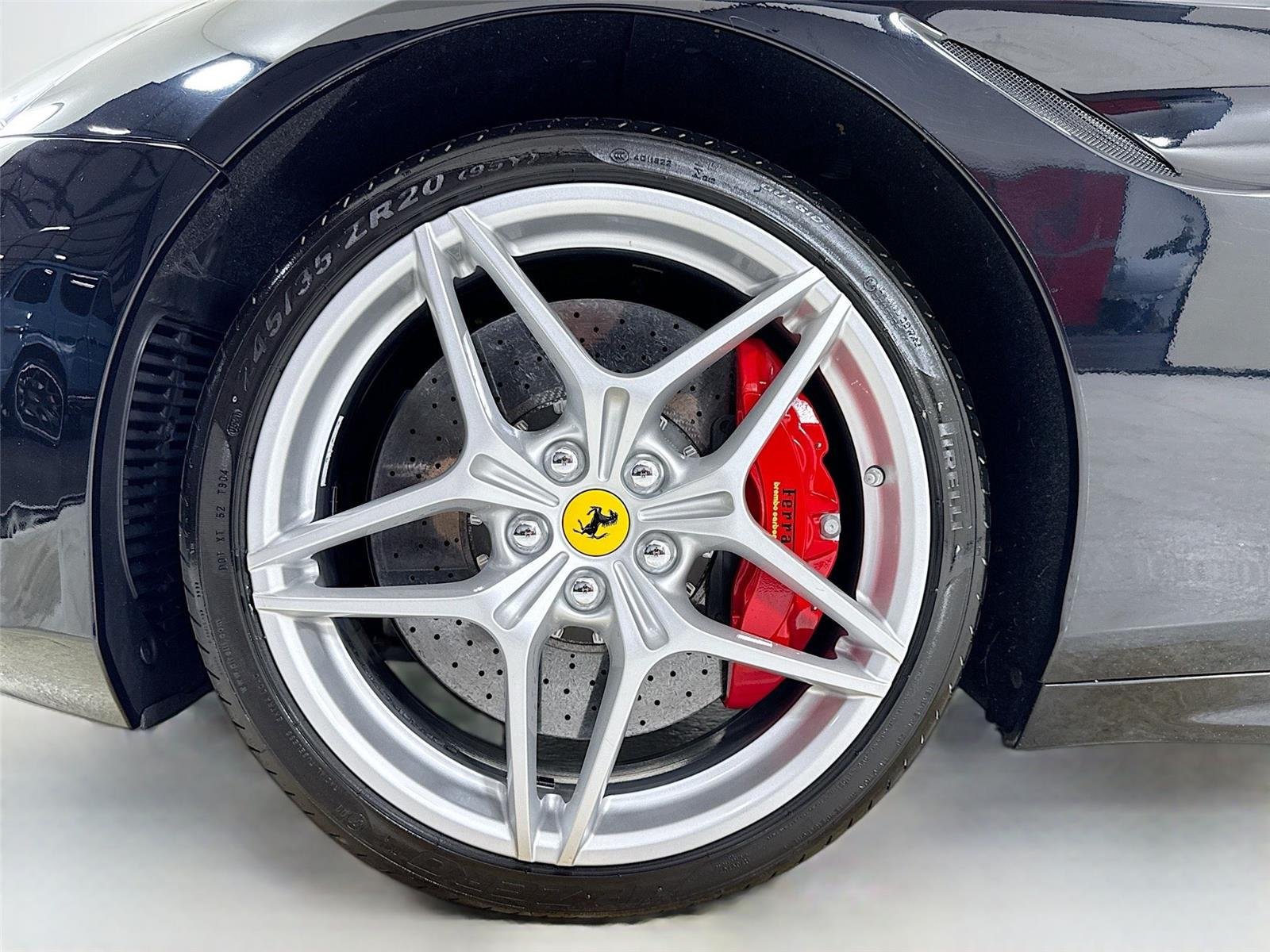 2018 Ferrari California T photo 34