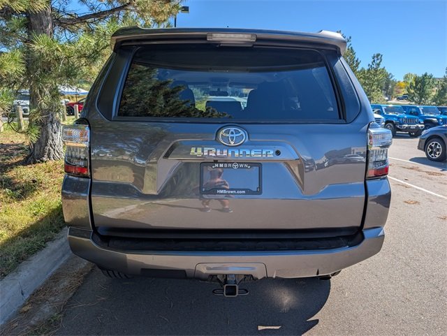 2019 Toyota 4Runner SR5 photo 4