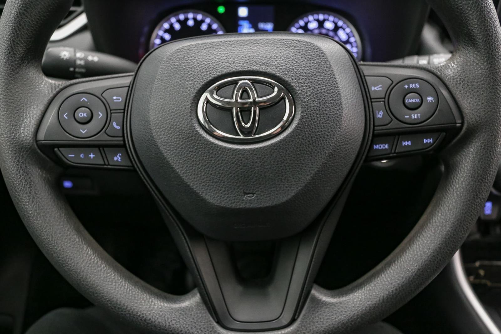 2022 Toyota RAV4 XLE photo 26