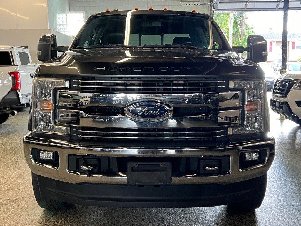 2017 Ford F-250 Lariat photo 2