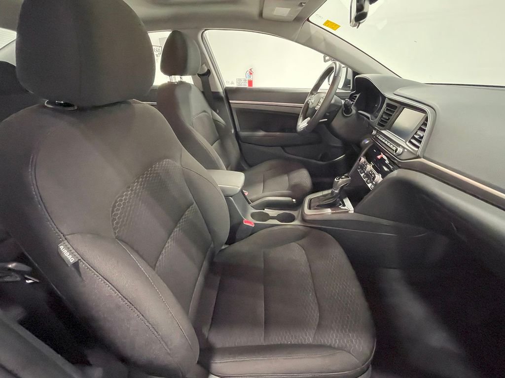 2020 Hyundai Elantra Value Edition photo 21