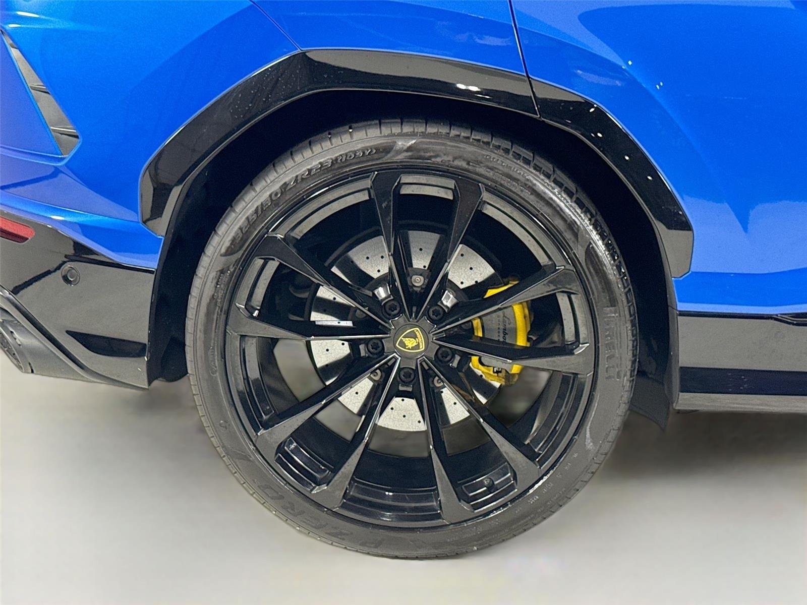 2022 Lamborghini Urus photo 32