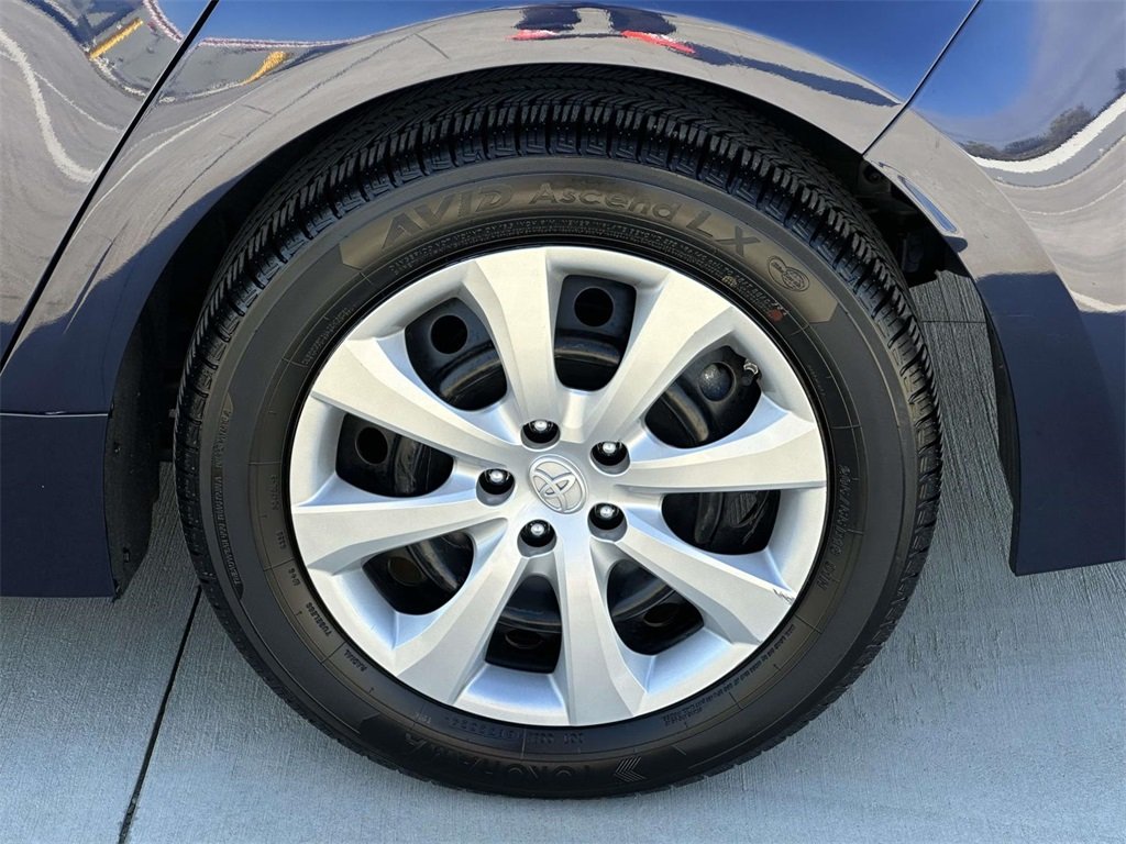 2020 Toyota Corolla LE photo 18