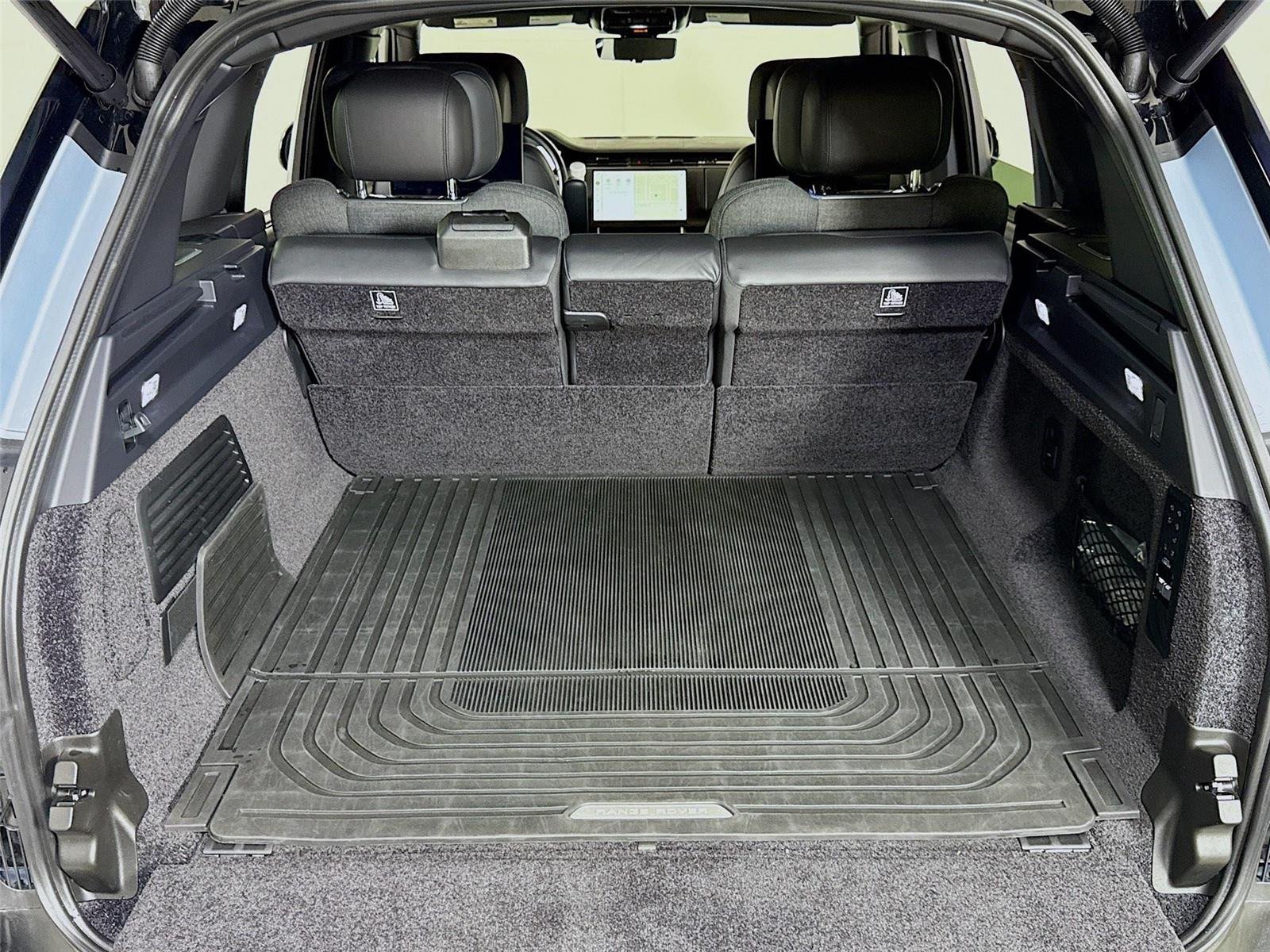 2023 Land Rover Range Rover SV photo 24