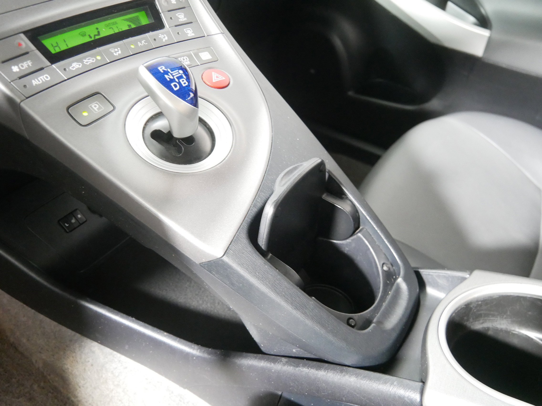 2015 Toyota Prius Five photo 23