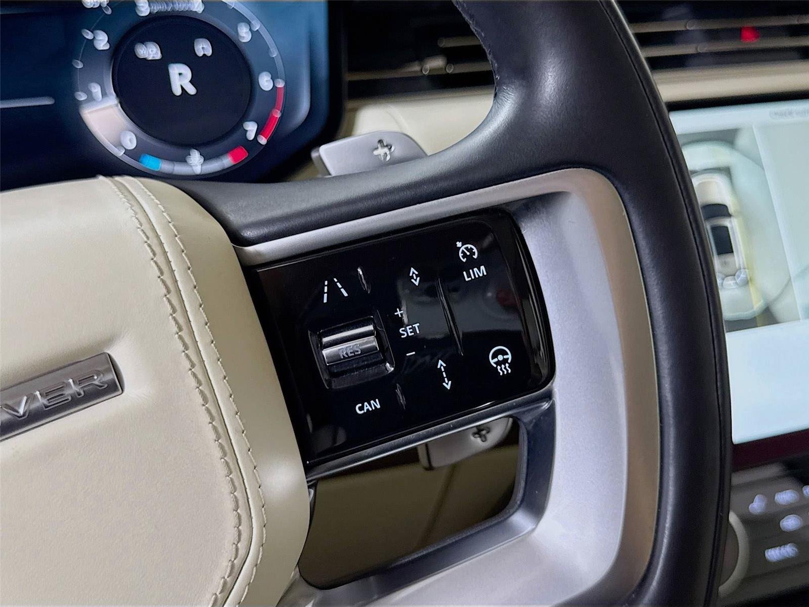 2023 Land Rover Range Rover SE photo 20