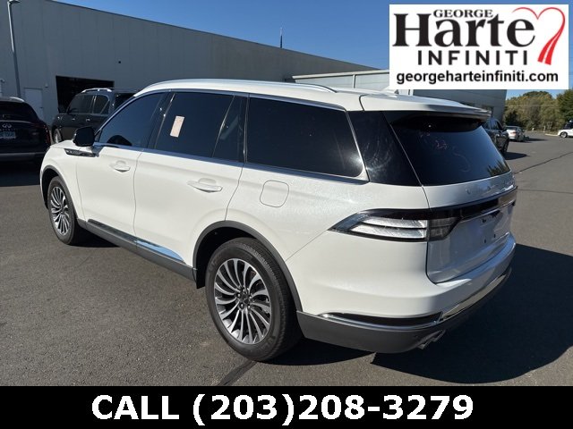 2022 Lincoln Aviator Standard photo 2