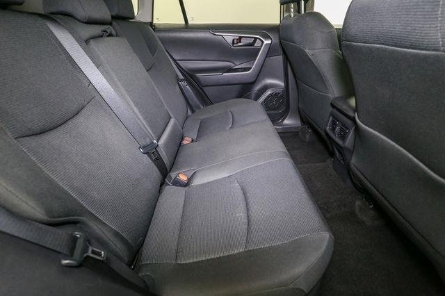 2025 Toyota RAV4 Hybrid LE photo 18
