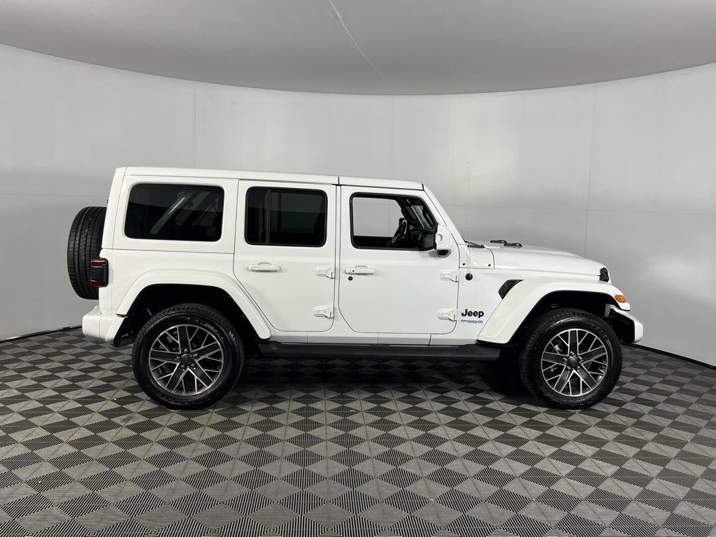 2022 Jeep Wrangler Unlimited Sahara High Altitude 4xe photo 4