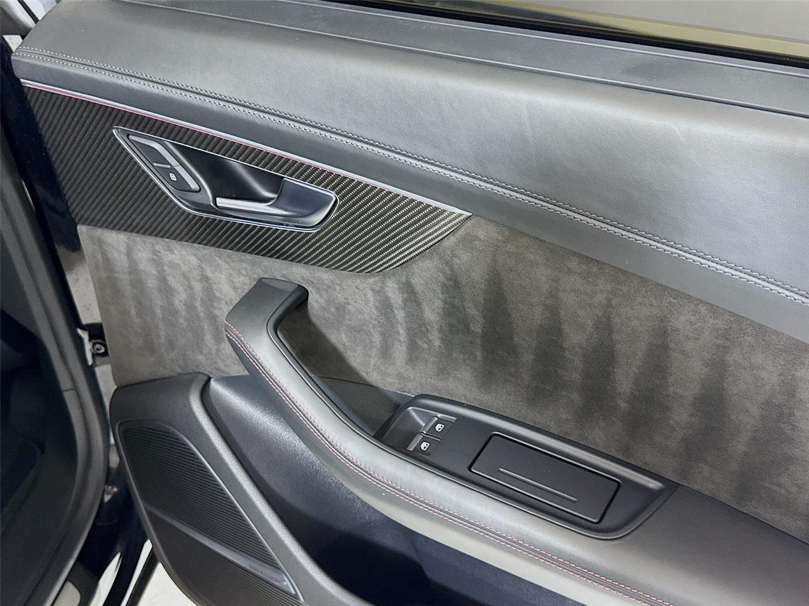 2020 Audi RS Q8 photo 27