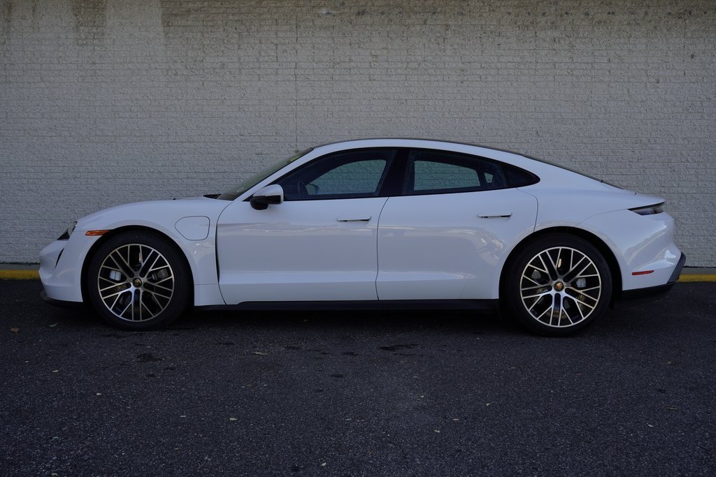 2021 Porsche Taycan Base photo 3