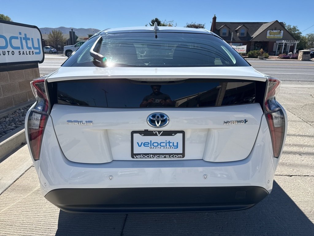 2018 Toyota Prius One Two photo 3
