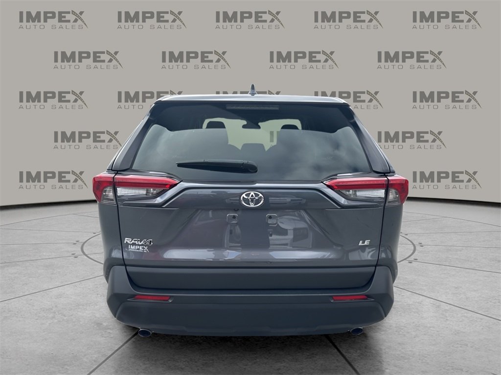2024 Toyota RAV4 LE photo 3