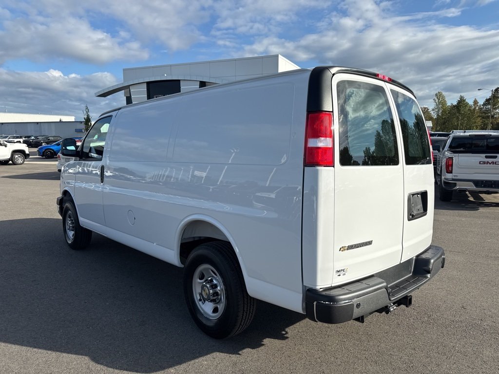 2025 Chevrolet Express 2500 Work Van photo 3