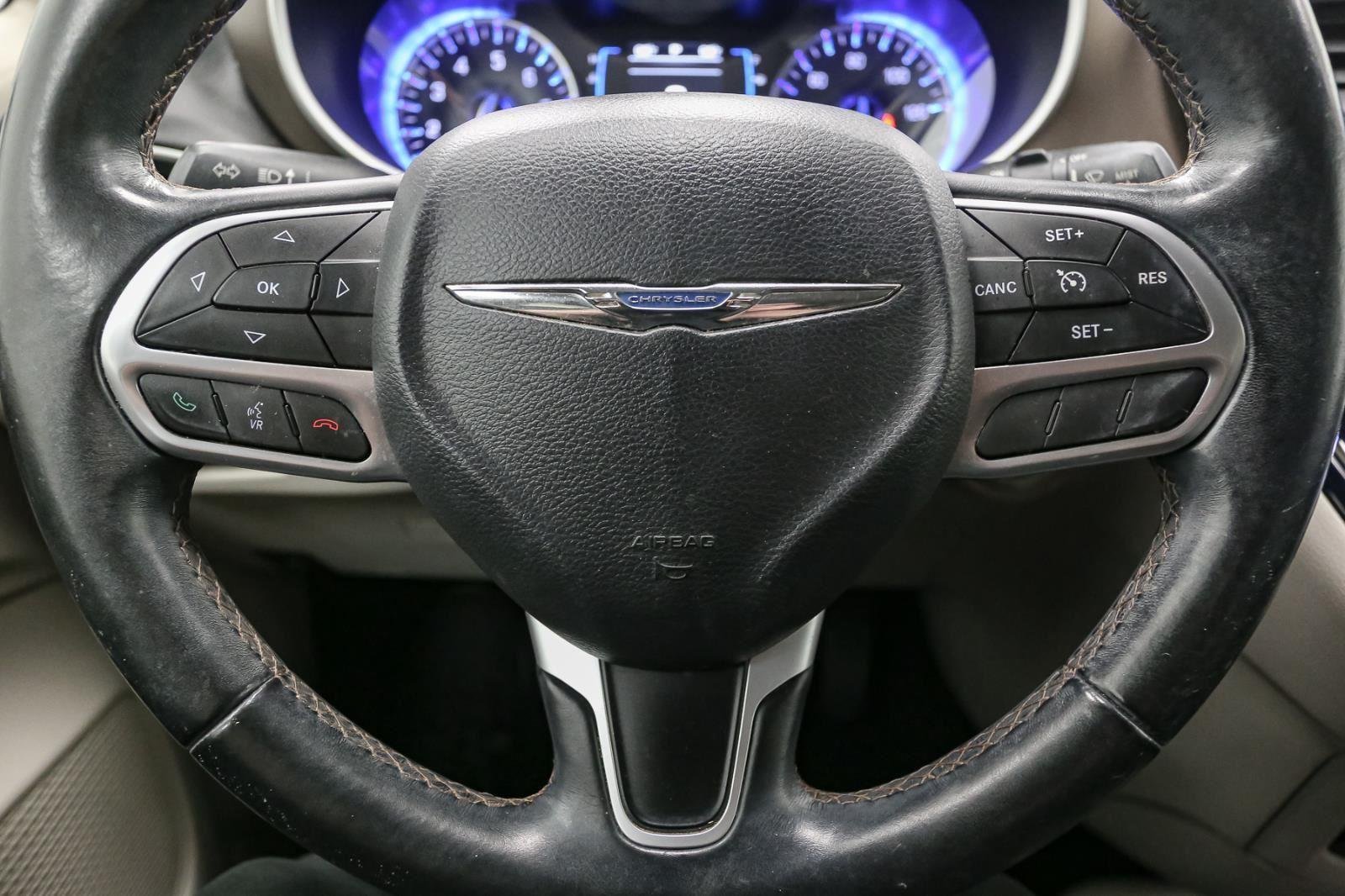 2017 Chrysler Pacifica Touring L photo 29