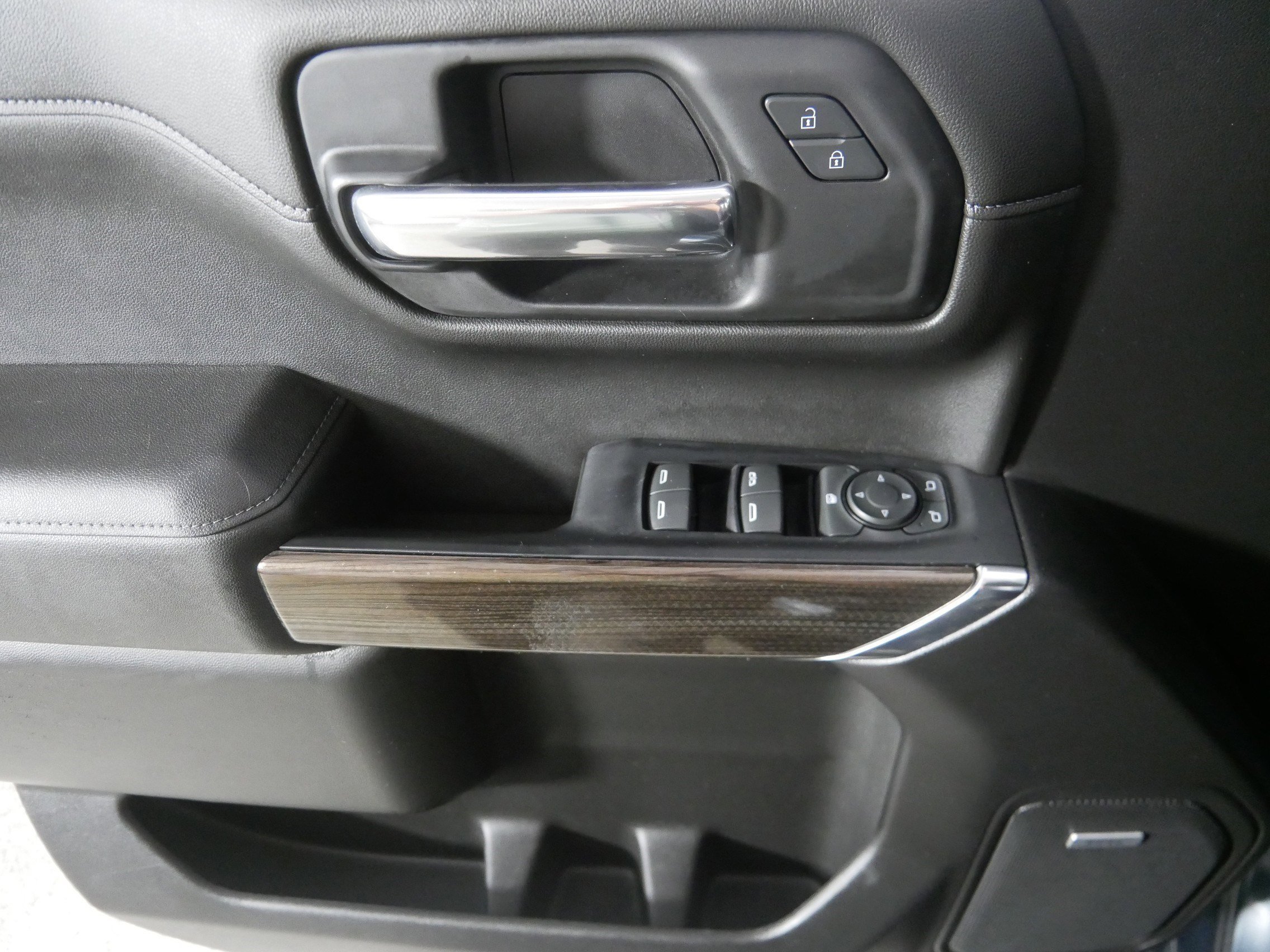 2019 Chevrolet Silverado 1500 RST photo 17