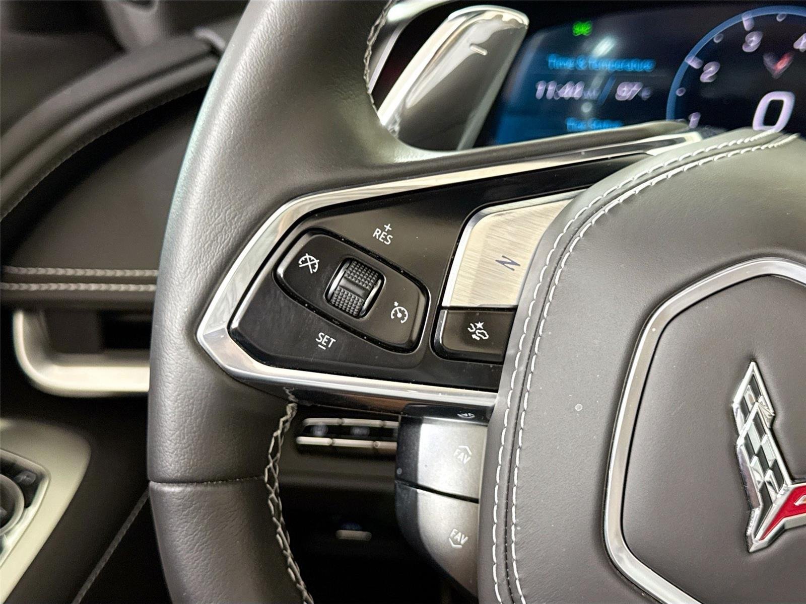 2025 Chevrolet Corvette 2LT photo 21
