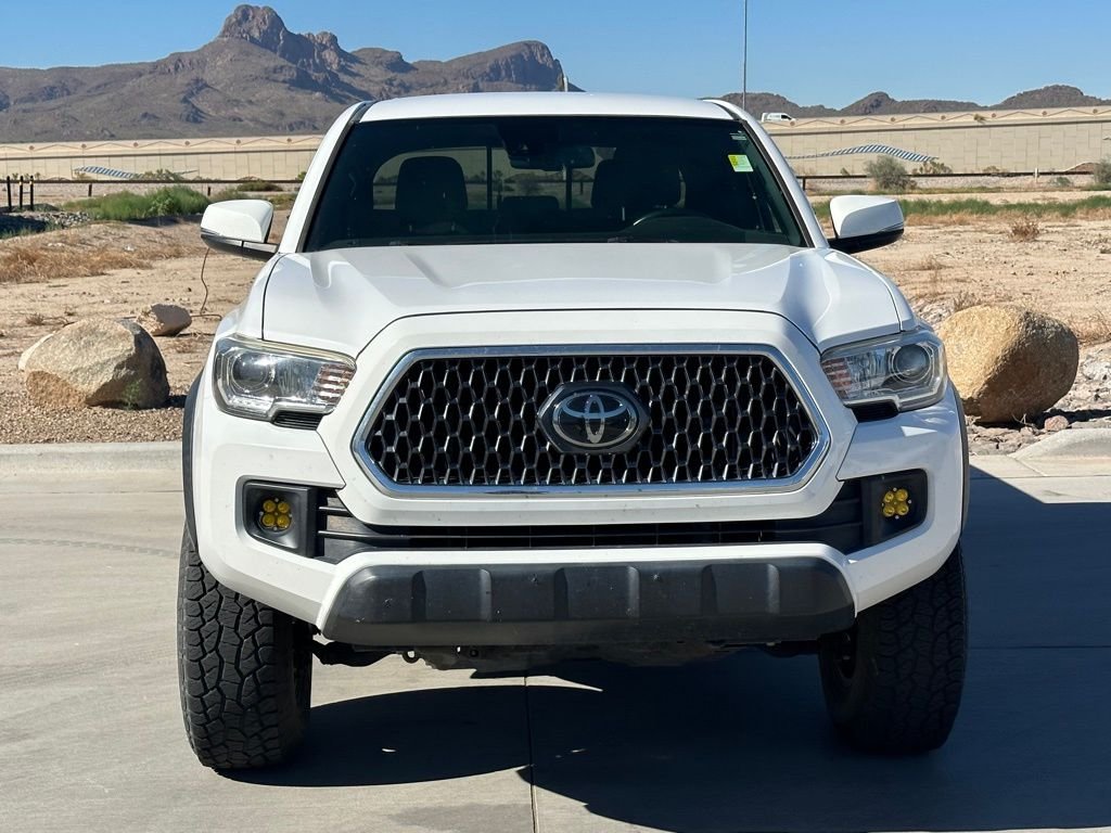 2019 Toyota Tacoma TRD Off-Road photo 2