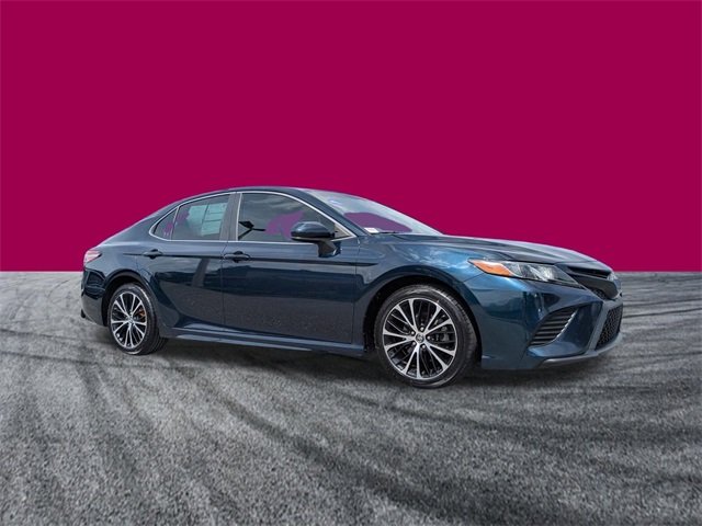 2019 Toyota Camry SE photo 2