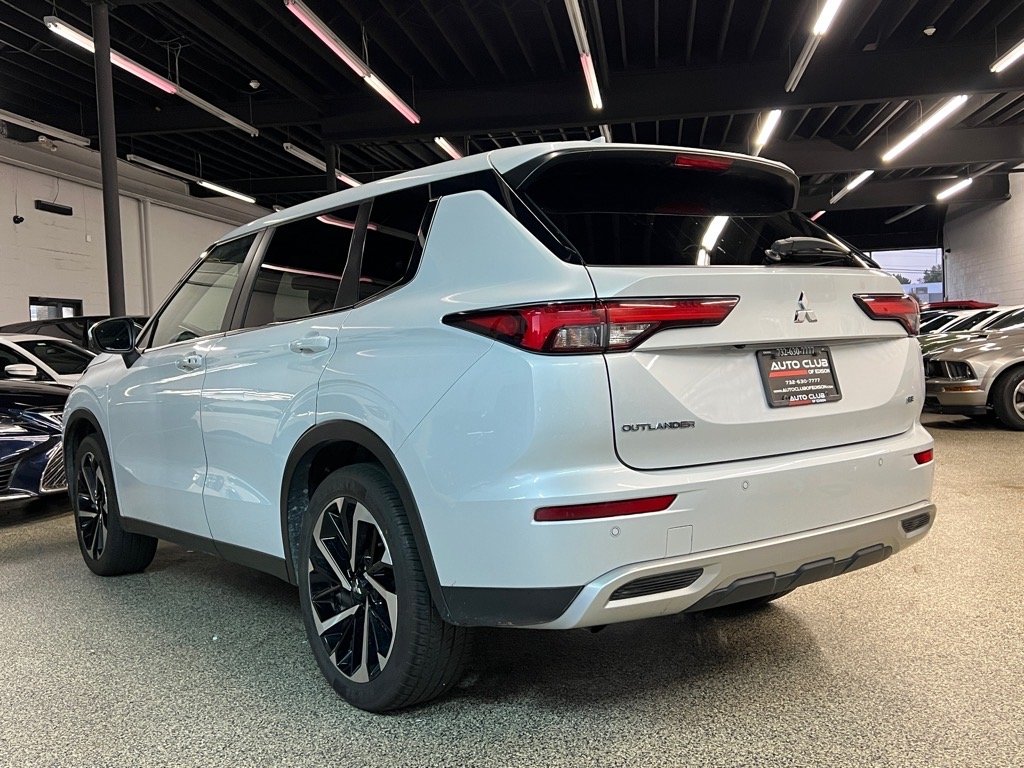 2024 Mitsubishi Outlander SE photo 4