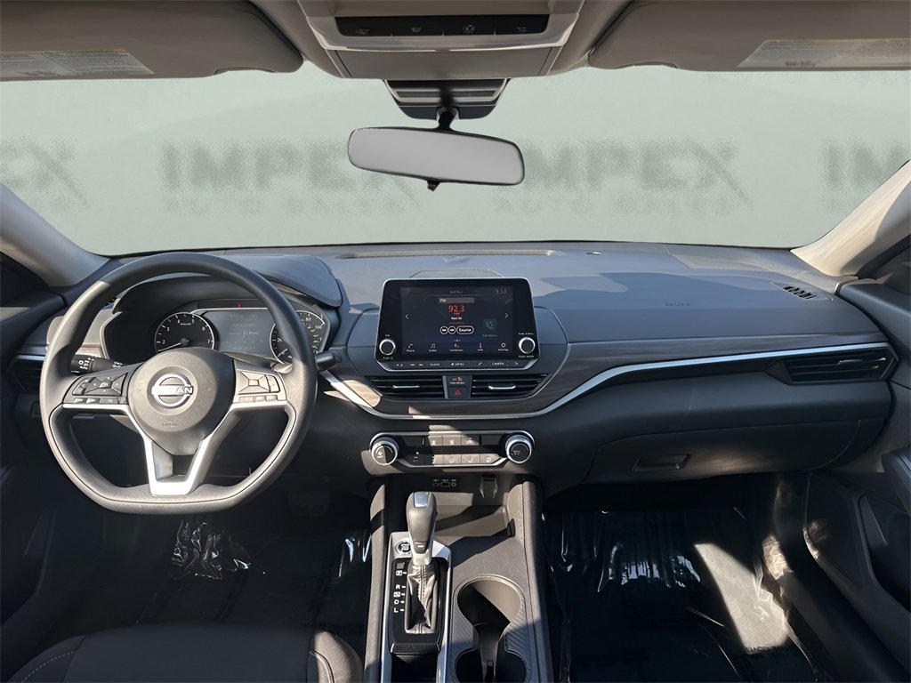 2025 Nissan Altima 2.5 SV photo 11