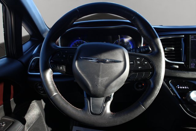 2019 Chrysler Pacifica Touring L 35th Anniversary photo 9