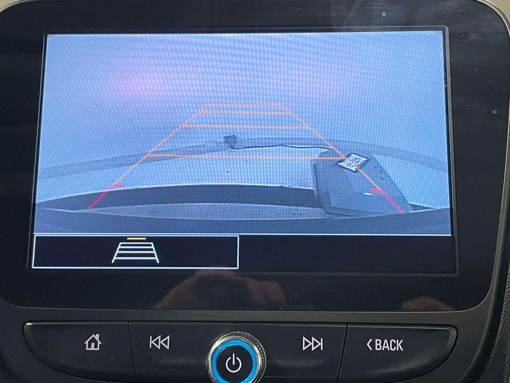 2022 Chevrolet Malibu LS photo 3