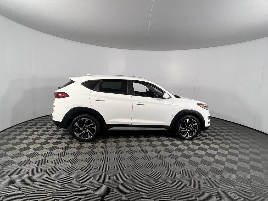 2020 Hyundai Tucson Sport photo 2