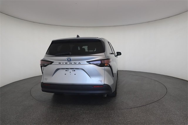 2023 Toyota Sienna XLE photo 16