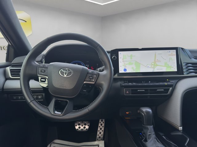 2025 Toyota Camry SE photo 14