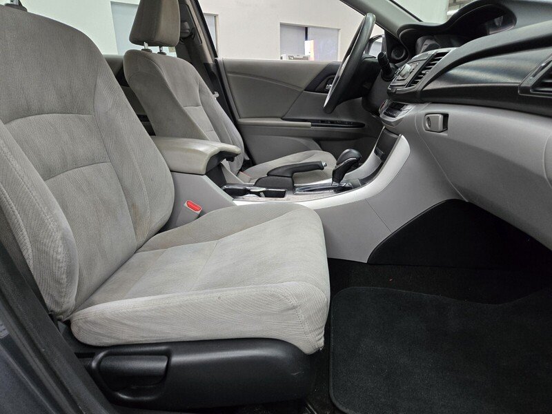 2013 Honda Accord EX photo 13