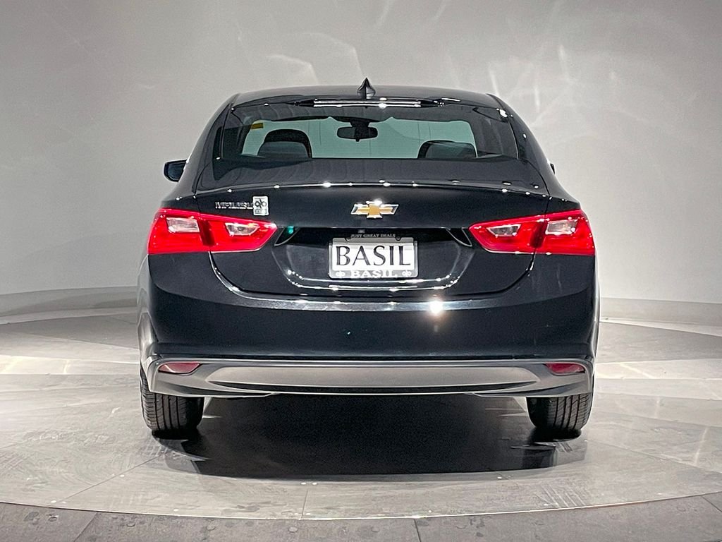 2022 Chevrolet Malibu LS photo 9