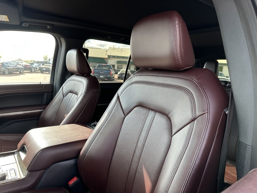 2023 Ford Expedition Limited photo 4
