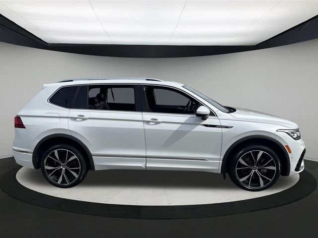 2022 Volkswagen Tiguan SEL Premium R-Line photo 3