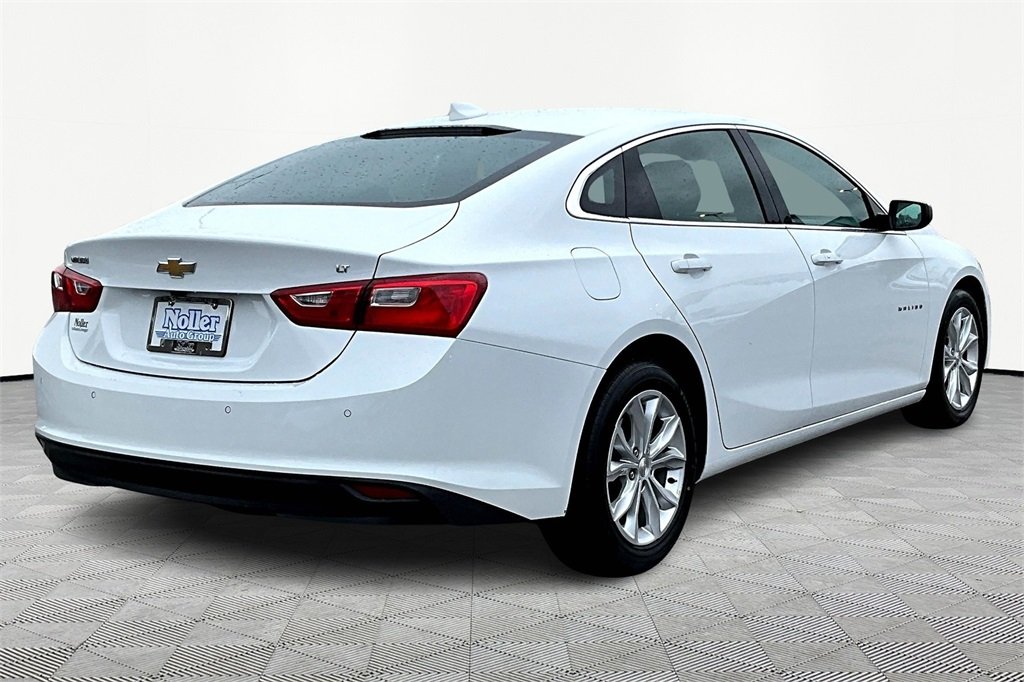 2024 Chevrolet Malibu 1LT photo 2