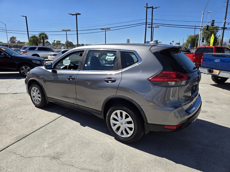 2017 Nissan Rogue S photo 3