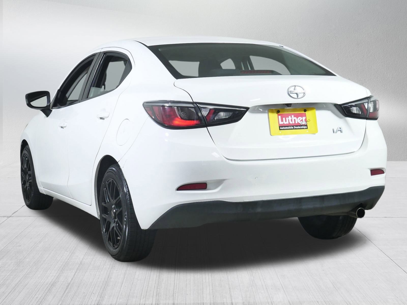 2016 Scion iA photo 5