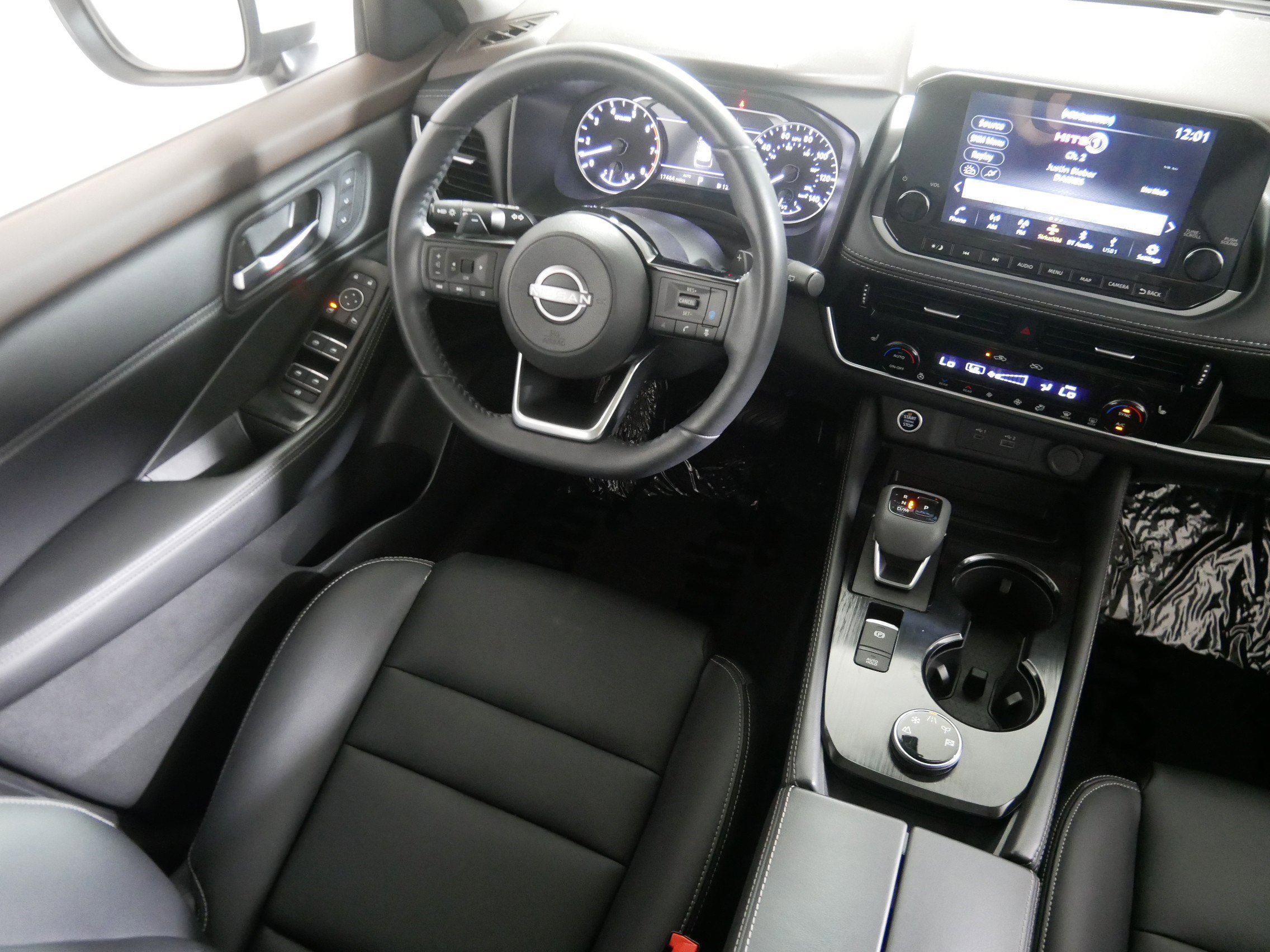 2023 Nissan Rogue SL photo 7